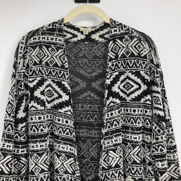 Urban Outfitters Ecote Black &White Tribal Patterned 3/4 sleeve Cardigan size S - Picture 4 of 12